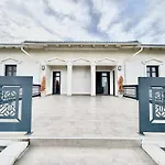 Willa Luxury - *
