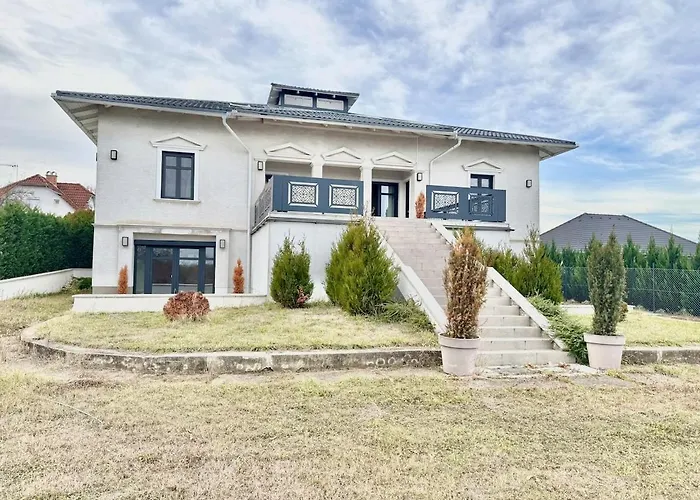 Luxury - Villa Solymár